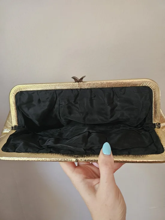 Vintage Gold Metallic Ruched Women's Clutch - Picture 8 of 11